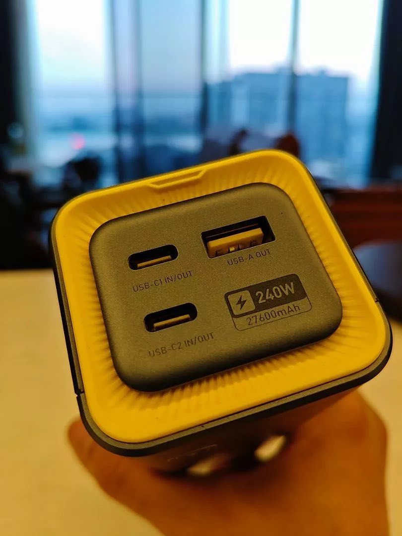 Pin Dự Phòng 27.600mAh AOHI The Future Starship 240W - AOC-P011