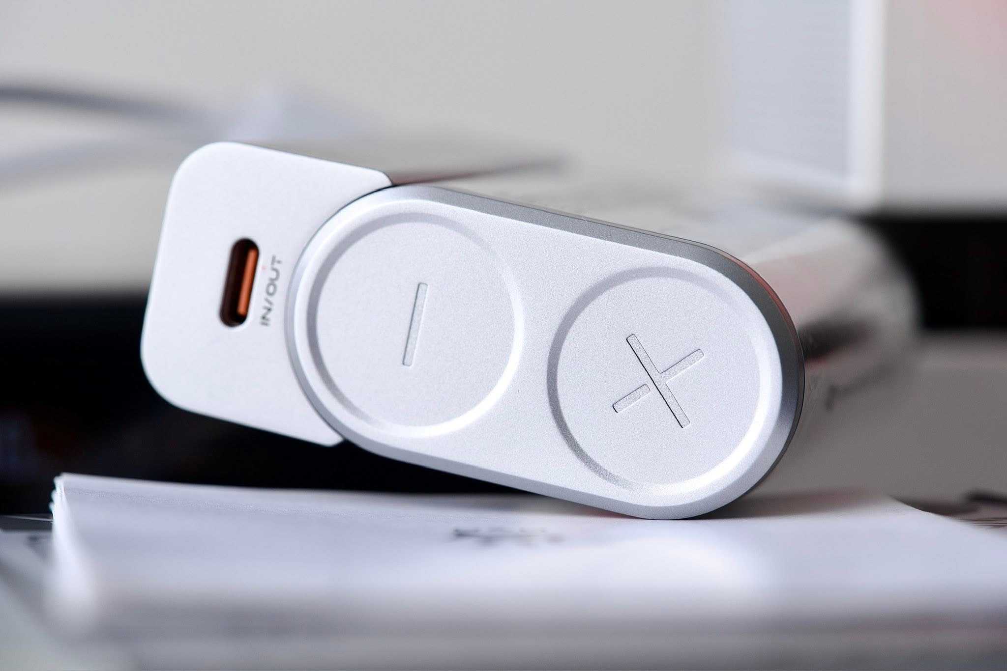 Redmagic DAO Mini PA0013 - Pin Sạc Dự Phòng 10.000mAh Công Suất 45W | Phân Phối Chính Hãng Tại : https://9ss.vn/pin-du-phong-10-000mah-redmagic-dao-mini-pa0013-sac-nhanh-45w-thiet-ke-gaming/