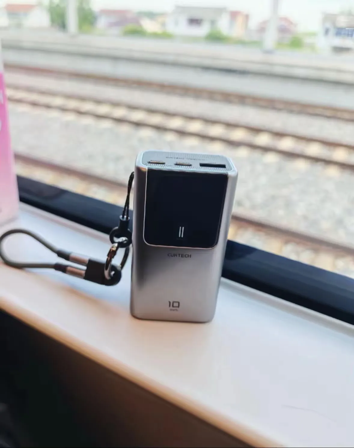 Pin dự phòng Cuktech 10 Mini hỗ trợ 2 cổng USB-C (C1 và C2) và 1 cổng USB-A